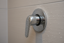 Load image into Gallery viewer, Aquatica Echo Strata Shower Mixer - Chrome All Pressure